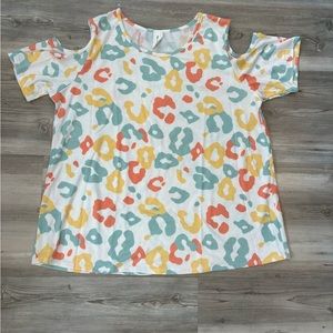 Now N Forever new in packaging size 3X cold shoulder shirt